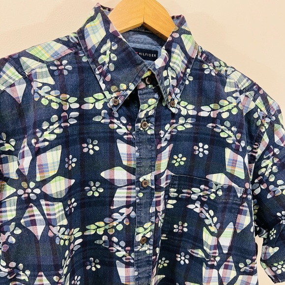 Tommy Hilfiger Men’s Cotton Short Sleeve Plaid Floral Shirt - Picture 5 of 13